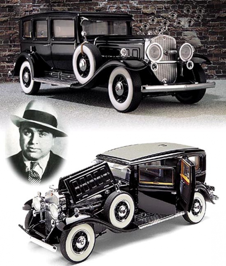 Al Capone´s välkända 1930 Cadillac V-16 Imperial Sedan i skala 1/24 från Franklin Mint  